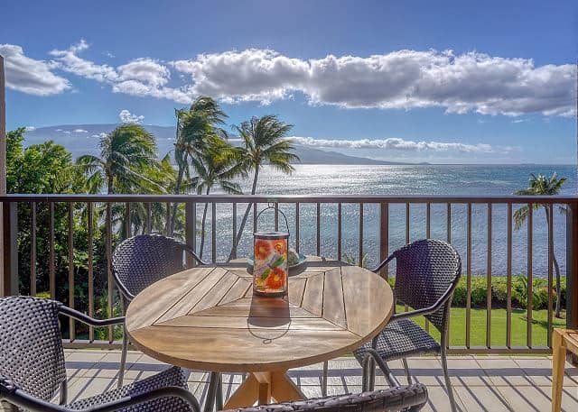 Make Your Dream Hawaii Vacation Come True at Maalaea Banyans